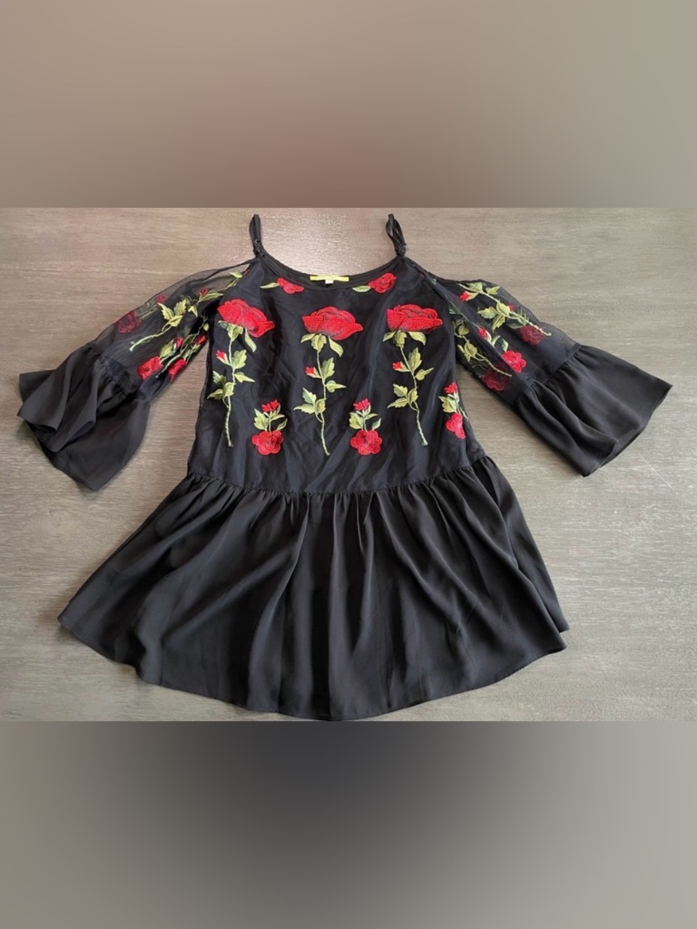 Gianni Bini Black Sheer With Rose Embroidered Floral S